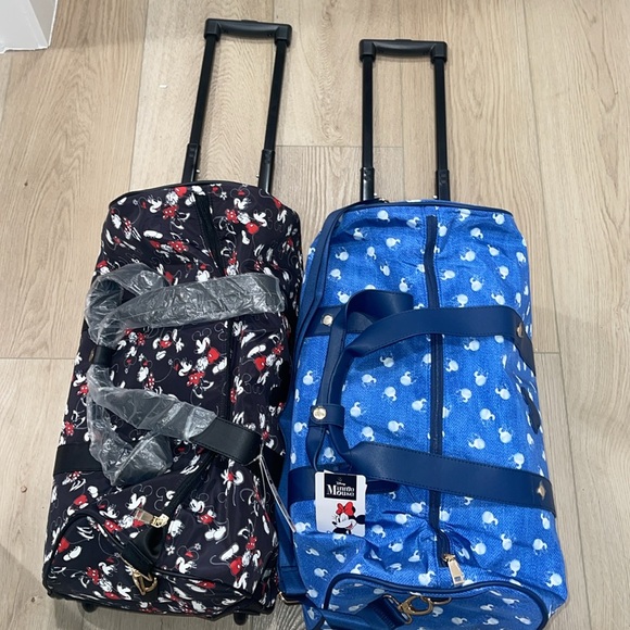 ❤️NWT!!!❤️Bioworld Mickey Mouse or Minnie Mouse Wheeled Duffle Bag. $99 each. - Picture 3 of 4